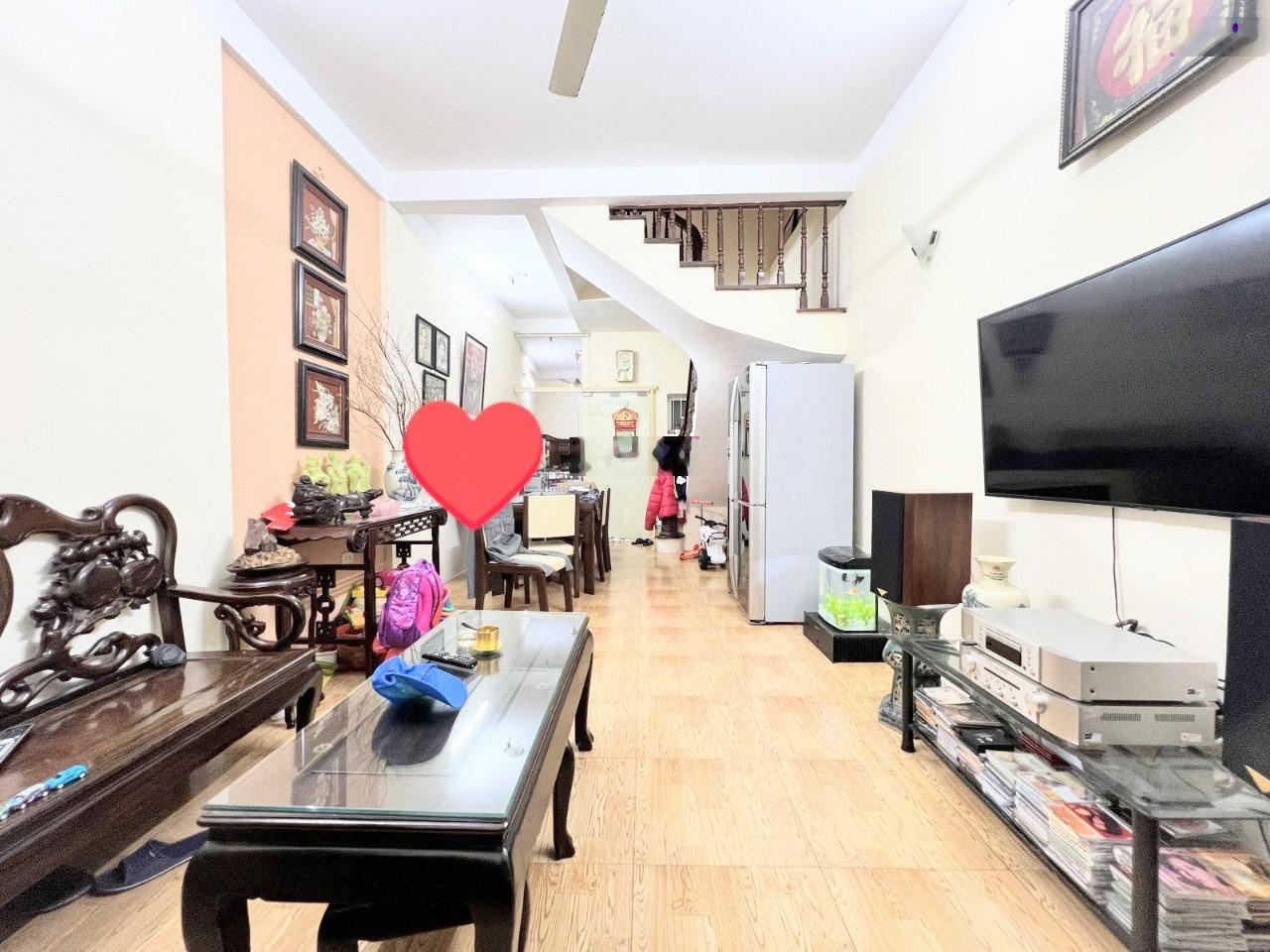 Bán nhà hàng hiếm mặt phố Hàng Chiếu 97m2, 4 tầng, mặt tiền 4m, 60 tỷ, vỉa hè, kinh doanh