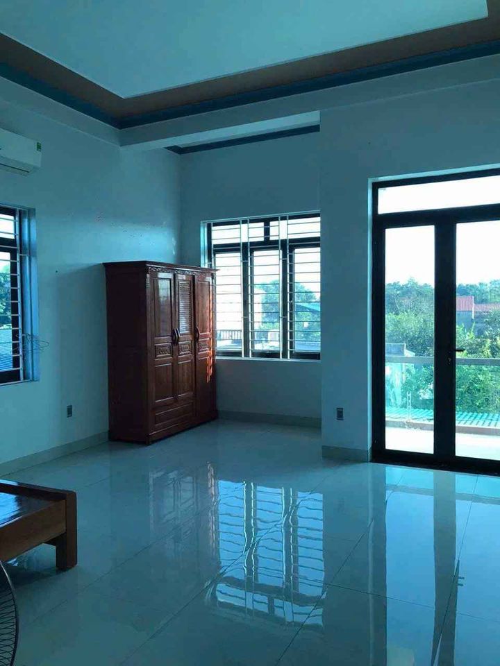 Bán nhà trung tâm thị trấn Tân Phong, bán kính 200m nhiều tiện ích