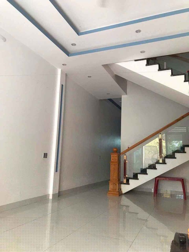 Bán nhà trung tâm thị trấn Tân Phong, bán kính 200m nhiều tiện ích