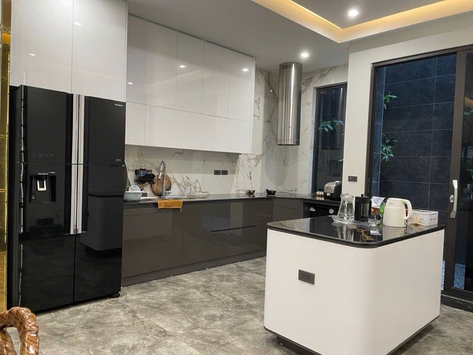 Bán nhà Tây Hồ, An Dương Vương 135m2, 6 tầng, mặt tiền 7,1m, nhỉnh 30 tỷ