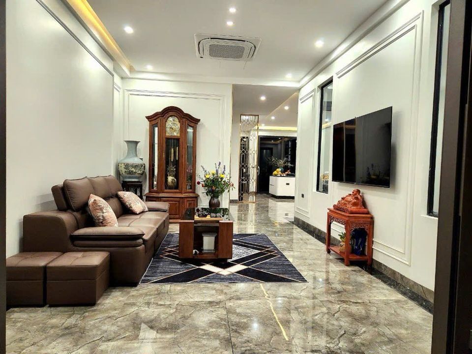 Bán nhà Tây Hồ, An Dương Vương 135m2, 6 tầng, mặt tiền 7,1m, nhỉnh 30 tỷ