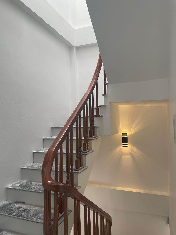 Chỉ 1,x tỷ, nhà đẹp 3 tầng, lô góc, Trần Lãm