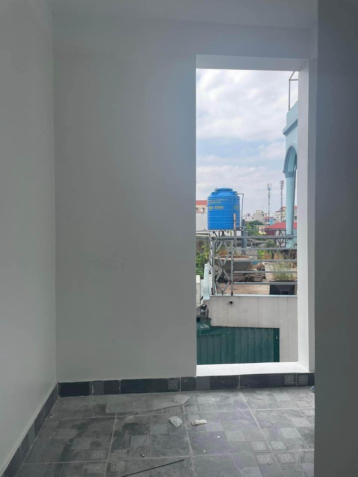 Chỉ 1,x tỷ, nhà đẹp 3 tầng, lô góc, Trần Lãm