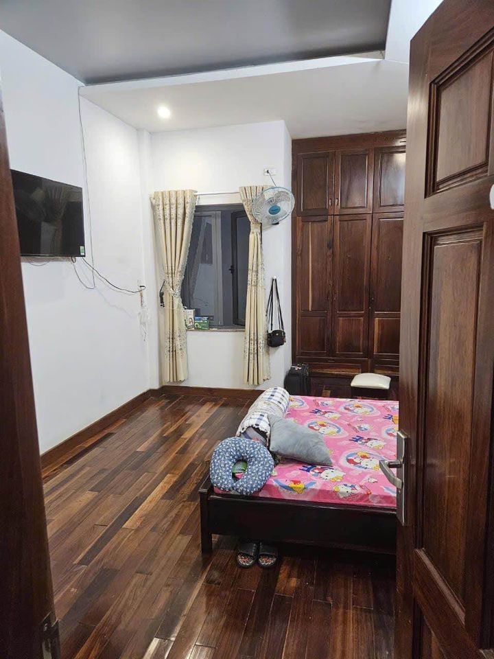 Bán nhà 3 tầng đẹp mê, hướng đông nam phường Lý Thường Kiệt, đặc biệt có sân để xe trong nhà