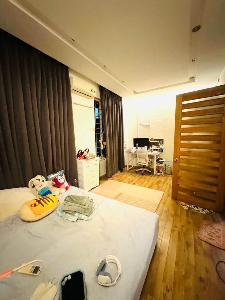 Bán nhà tiện ích đầy đủ, giao thông thuận tiện
