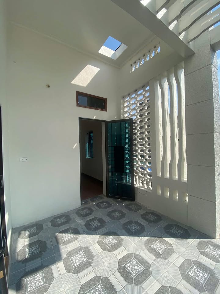 Nhà 2 tầng ngõ Hai Bà Trưng, ngõ nông gần Cửa Đông plaza