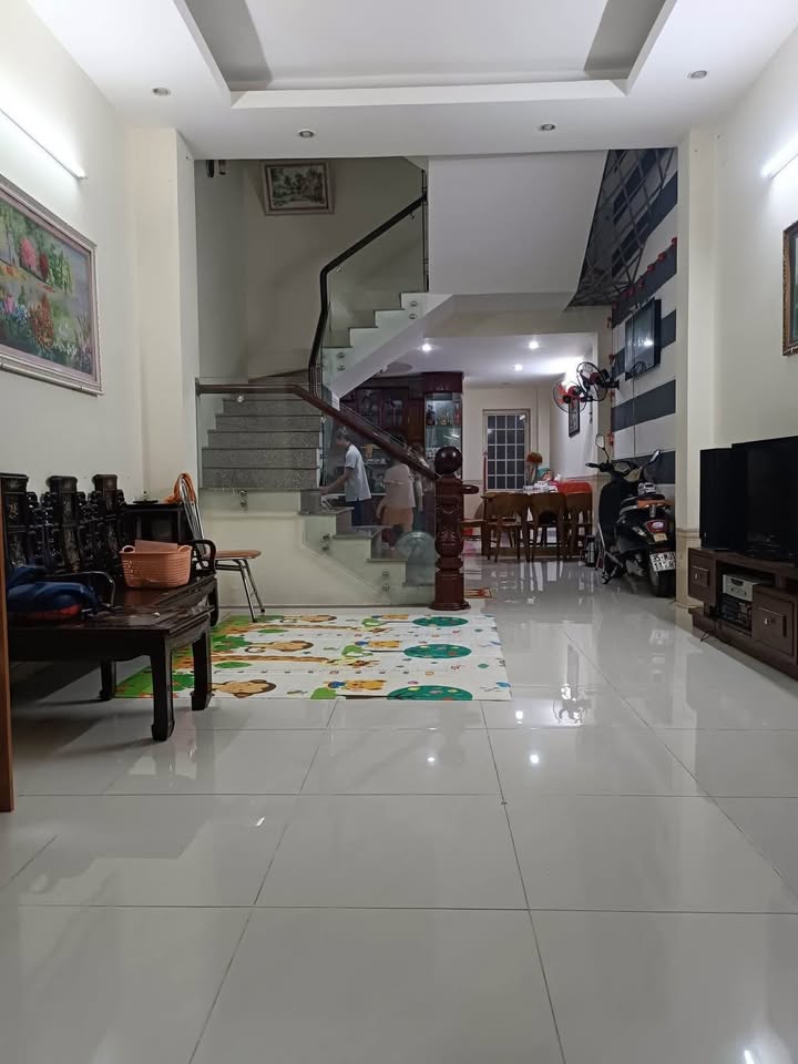 Bán nhà Trương Chí Cương, Hải Châu, 66m2, đường 5.5m, có vỉa hè, giá 4.9x tỷ