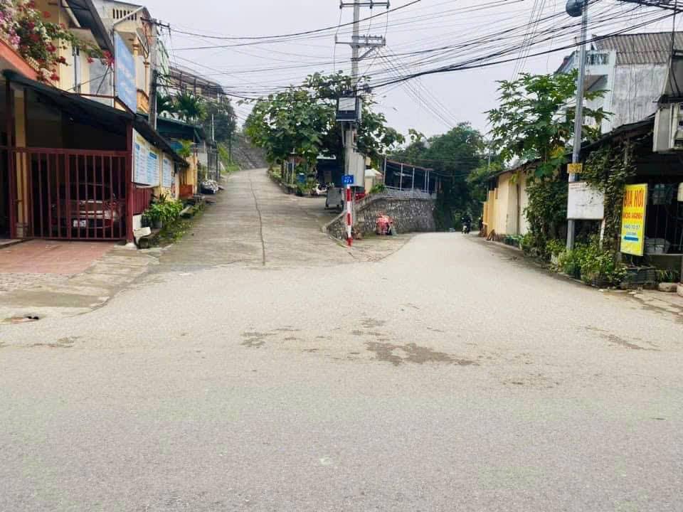 Bán đất trung tâm km4, đường Hoàng Văn Thụ, cao ráo, không ngập úng