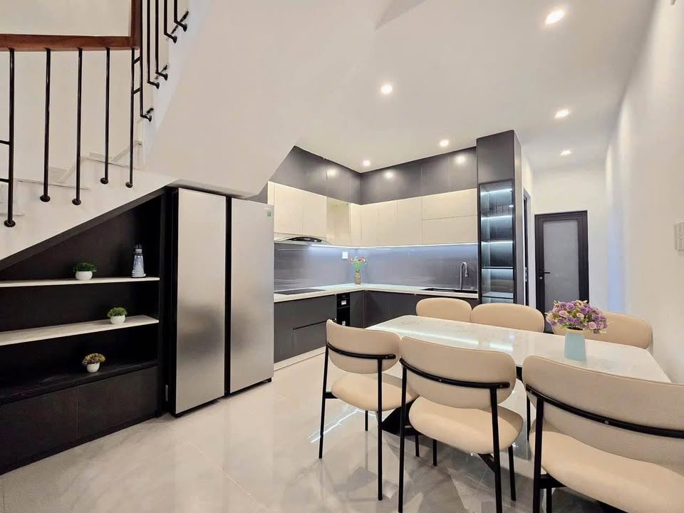 Bán nhà 56m2, 4 tầng, 4 phòng ngủ mặt tiền đường Đoàn Nhữ Hải, quận Thanh Khê, thành phố Đà Nẵng
