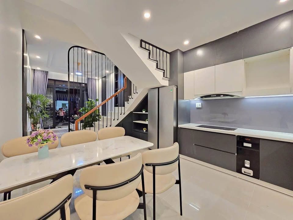 Bán nhà 56m2, 4 tầng, 4 phòng ngủ mặt tiền đường Đoàn Nhữ Hải, quận Thanh Khê, thành phố Đà Nẵng
