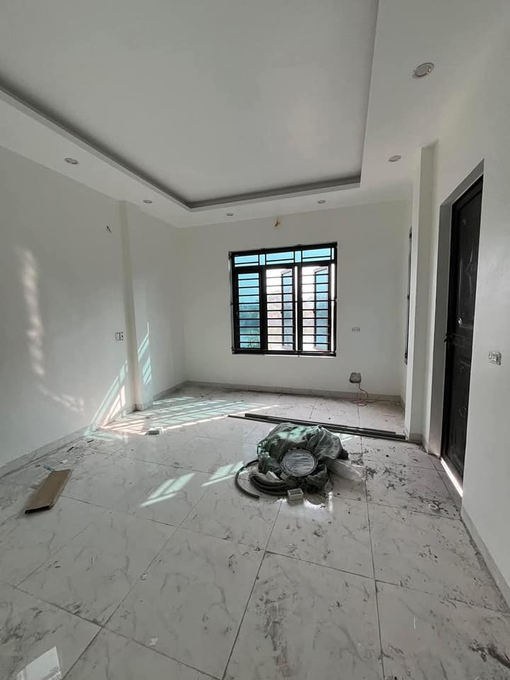 Bán nhà 3 tầng mặt Hồ Bà Tràng khu Nguyễn Văn Trỗi ô tô đỗ trong sân