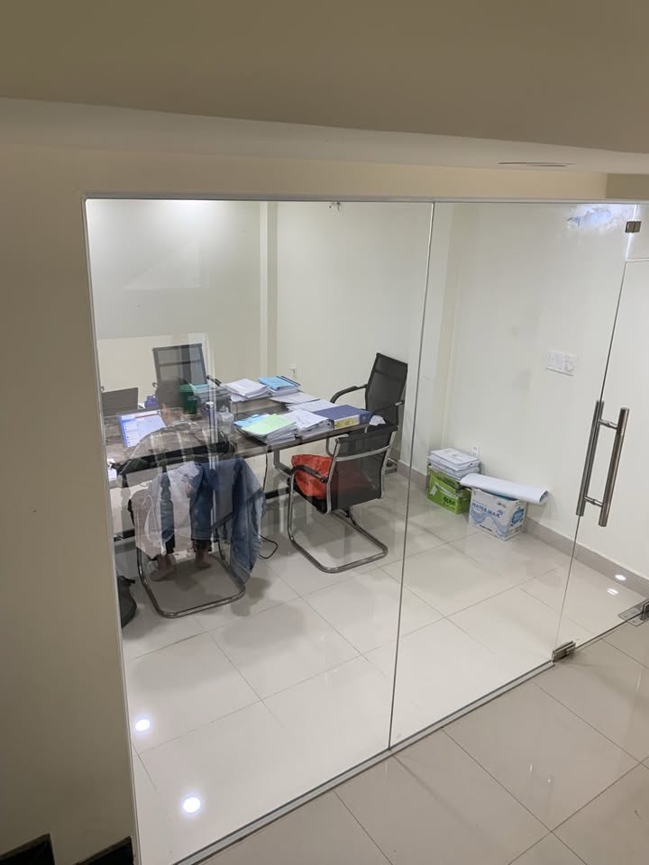 Bán nhà 5 tầng – hẻm ô tô né nhau – cách Lã Xuân Oai 30m