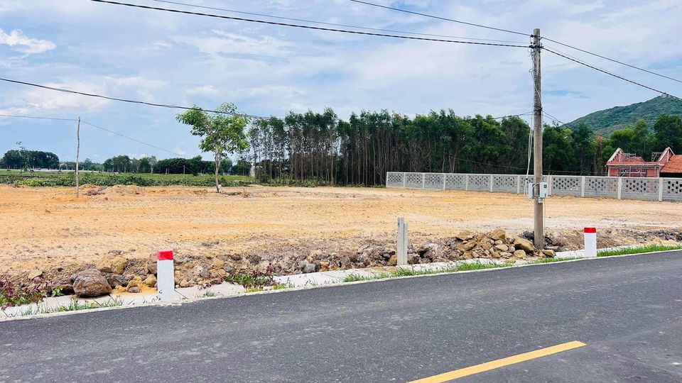 Bán đất vị trí đắc địa Long Mỹ, Đất Đỏ, Bà Rịa Vũng Tàu giá 5,5 tỷ, diện tích 1000m2