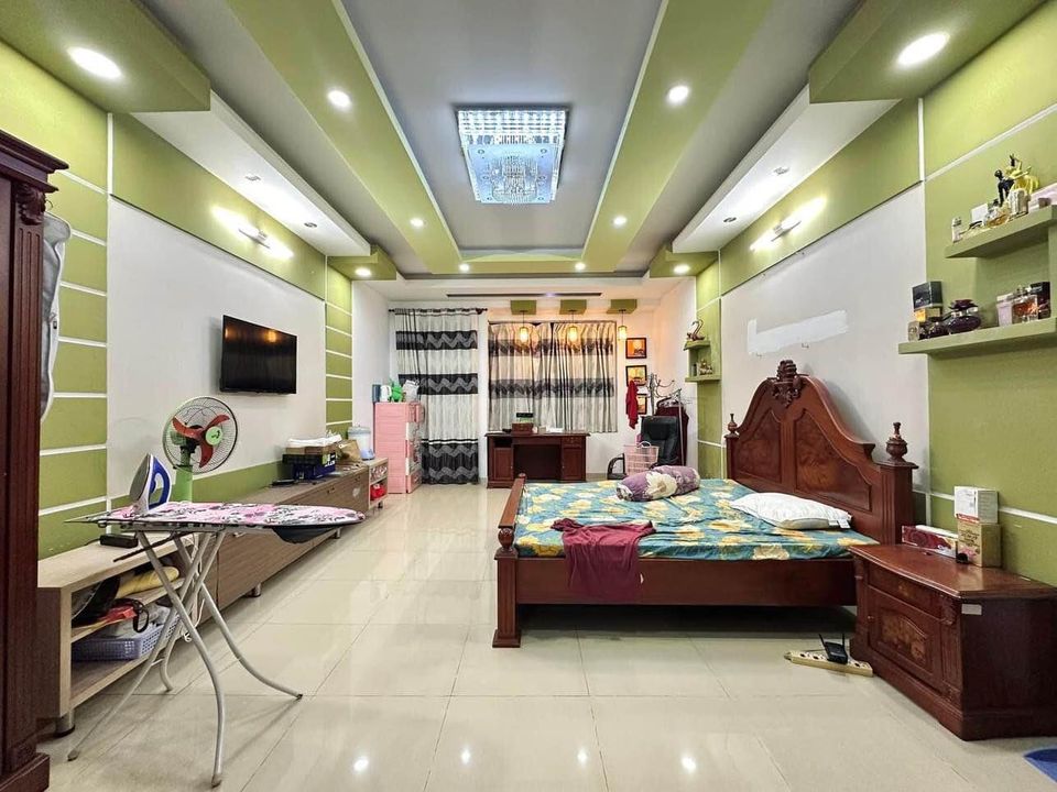 Bán nhà 4 tầng đẹp, hẻm 4 chỗ, vài bước ra mặt tiền