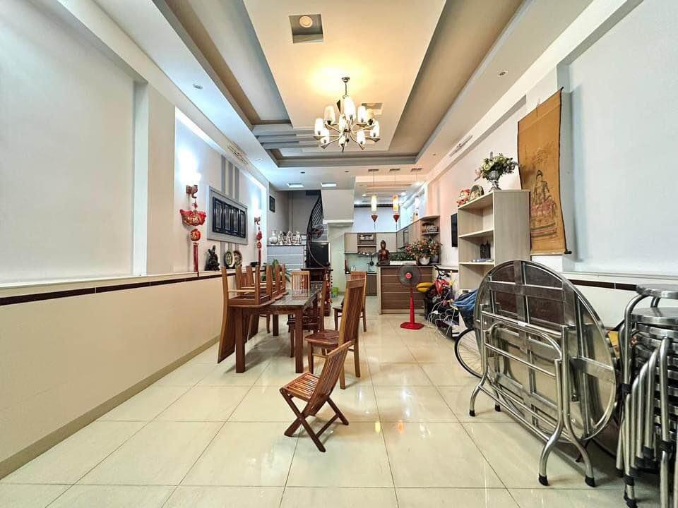 Bán nhà 4 tầng đẹp, hẻm 4 chỗ, vài bước ra mặt tiền