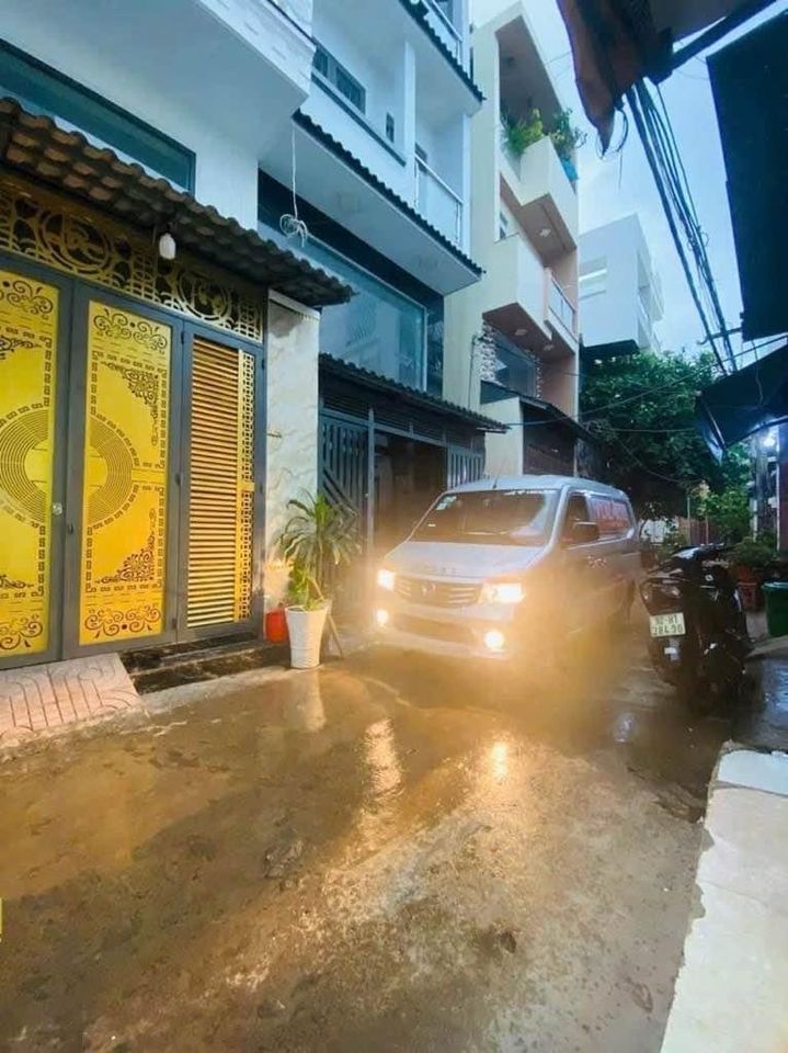 Bán nhà hẻm xe hơi 4m, ngay Lê Văn Quới, ngã tư Bốn Xã, nhà mới đẹp 2 tầng, 2 phòng ngủ, 32m2, sát mặt tiền