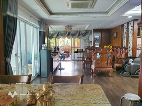 Bán gấp CHCC Thái Sơn, 161m2, 5 tỷ 700. LH 0909859491