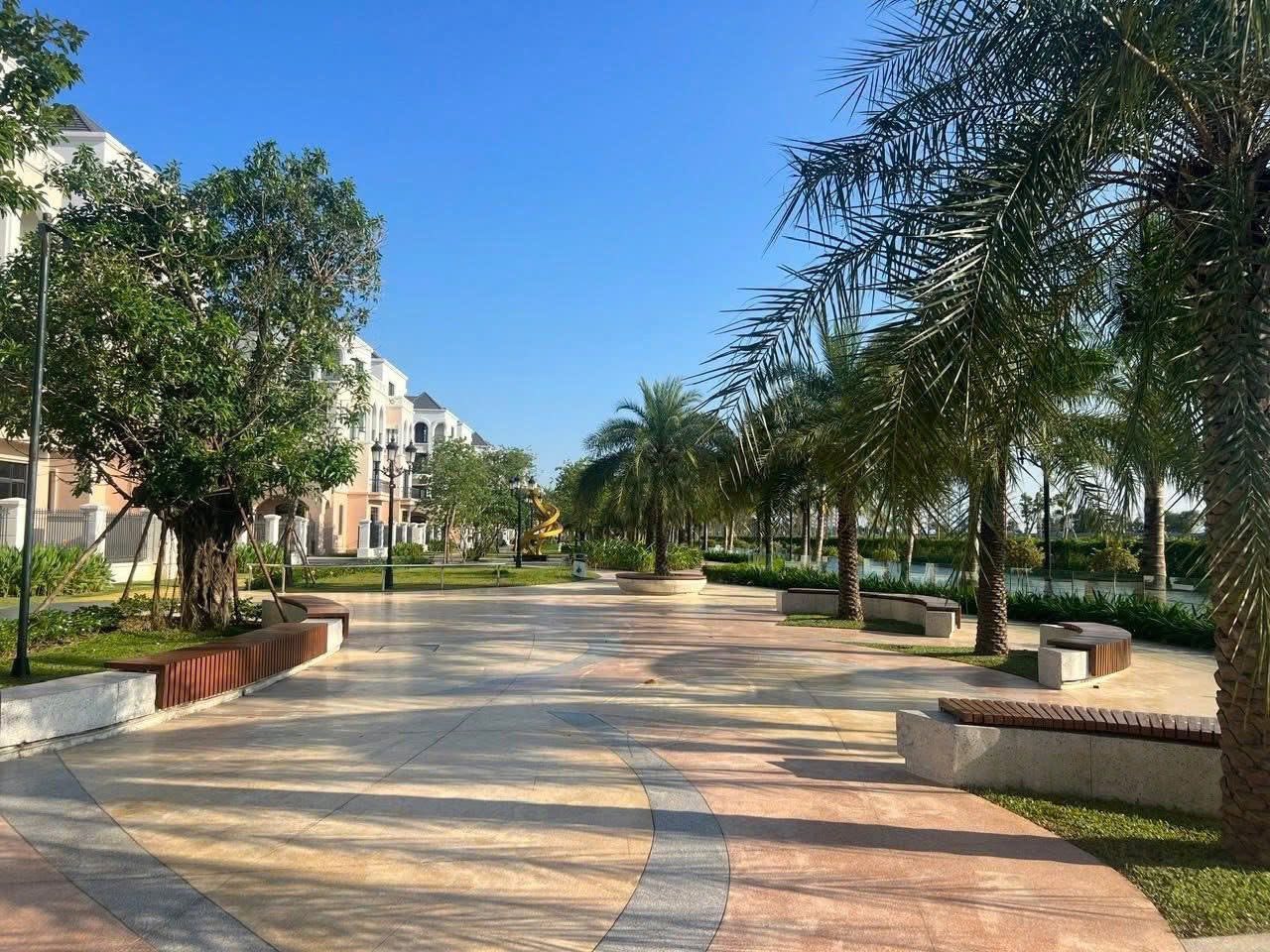 Bán căn biệt thự đơn lập diện tích 225m2 tại vị trí đắc địa nhìn ra sông và công viên Silk Park