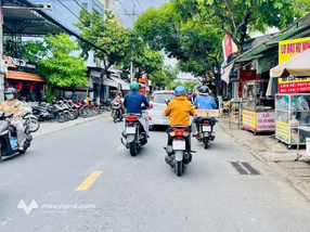 Bán nhà mặt tiền đường Nguyễn Huệ, trung tâm Bến Tre, giá 4,5 tỷ