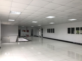 Cho thuê nhà xưởng trong KCN Tại Việt Yên. Diện tích 4000m2 xưởng mới PCCC tự động. LH 0988457392