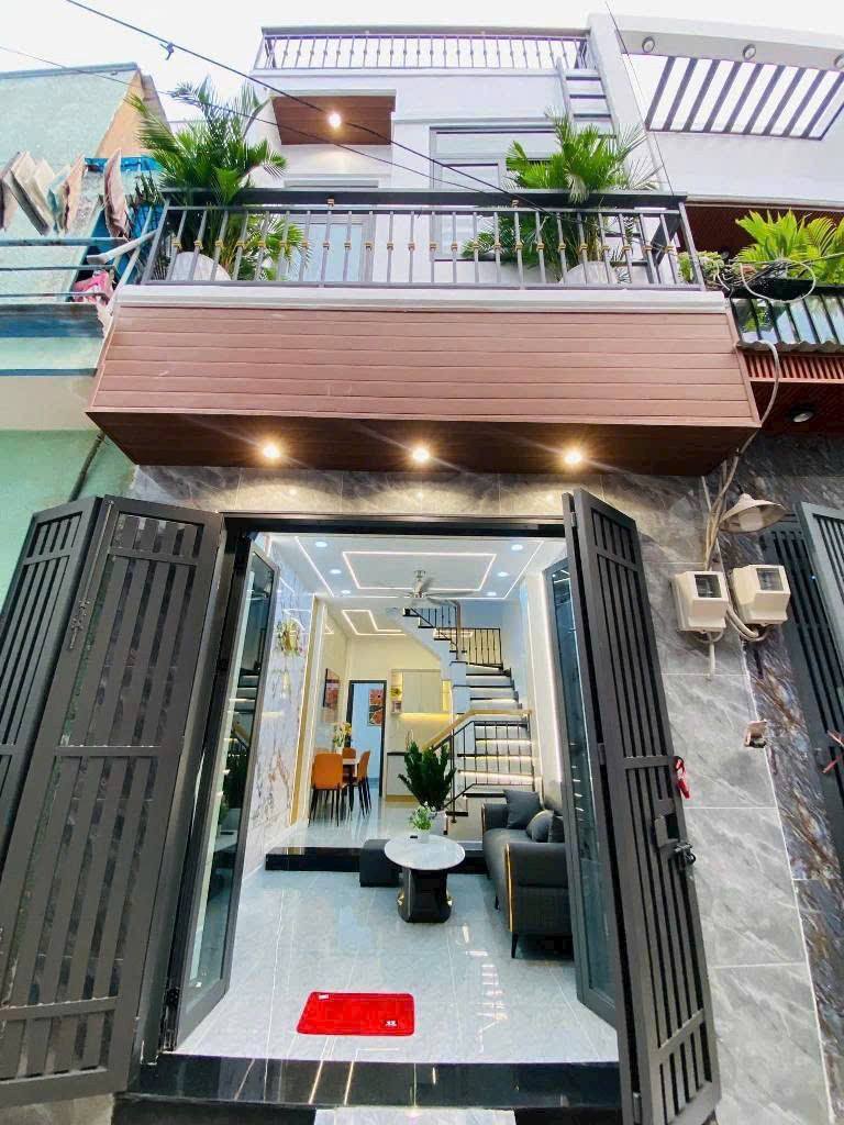 Bán nhà 2 tầng đường Huỳnh Văn Nghệ, Tân Bình, 3 ngủ, giá 4.95 tỷ