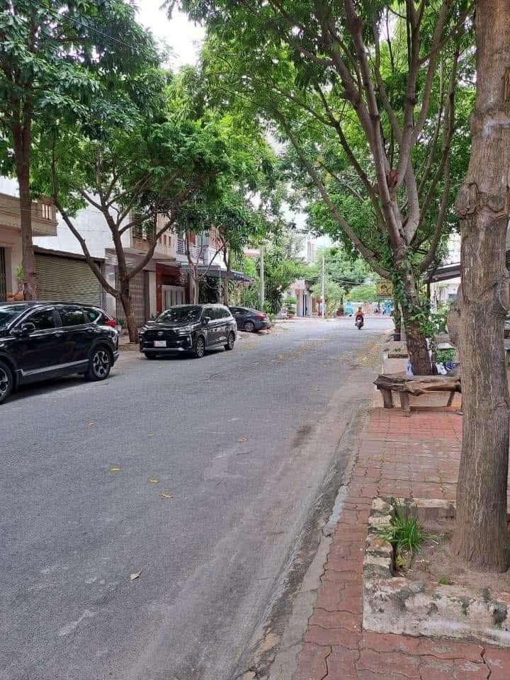 Bán nhà 1 trệt 1 lầu, 90m2, khu đô thị Chí Linh, Vũng Tàu - Giá 7.7 tỷ