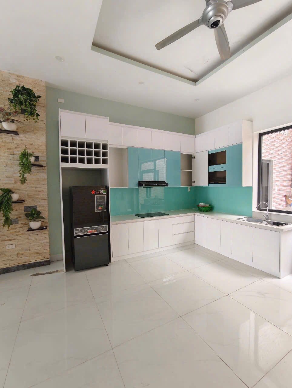 Cho thuê nhà nguyên căn full nội thất, đường Trường Lưu, Quận 9 - Giá 12 triệu/tháng