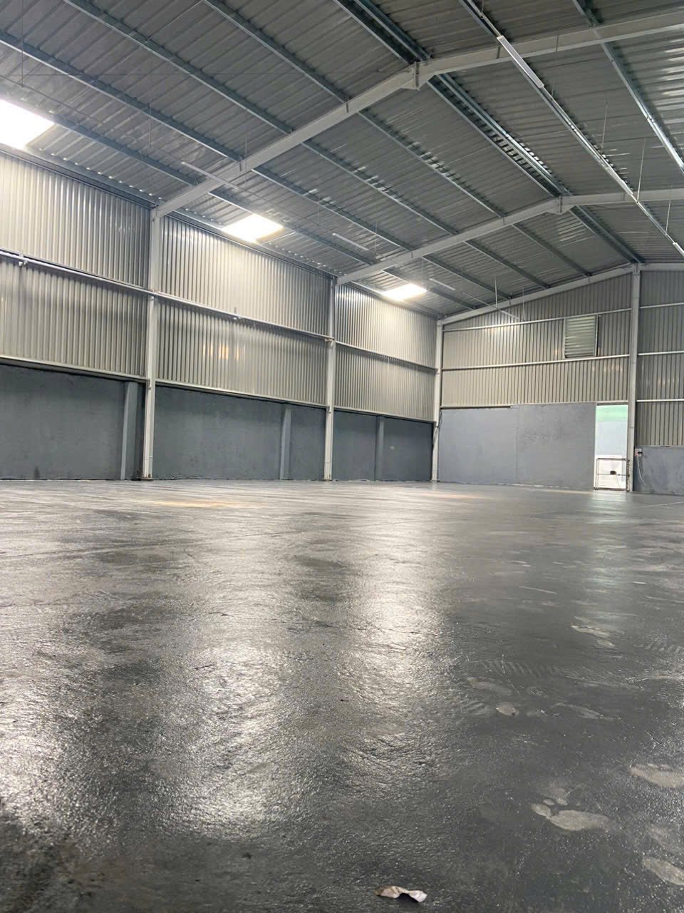 Cho thuê kho xưởng mặt tiền đường chính Thiện Tân, Vĩnh Cữu, Đồng Nai