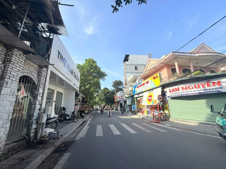 Bán nhà mặt tiền kinh doanh đường Phan Bội Châu, diện tích 96.8m2, mặt tiền 7.2m