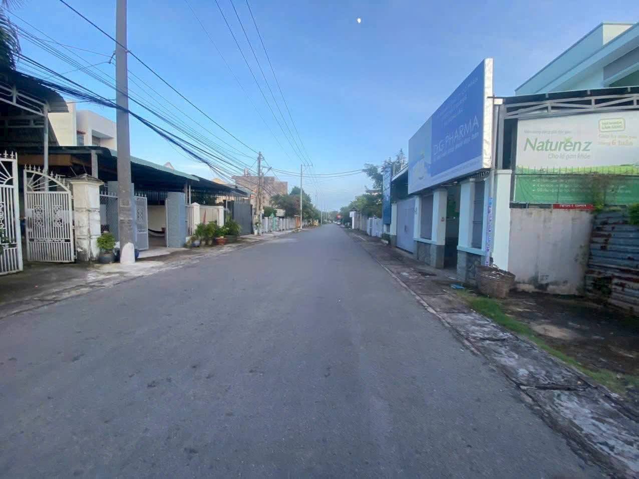 Bán đất tặng nhà cấp 4 trung tâm Bà Rịa, đường ô tô tránh, giá chỉ 2.25 tỷ
