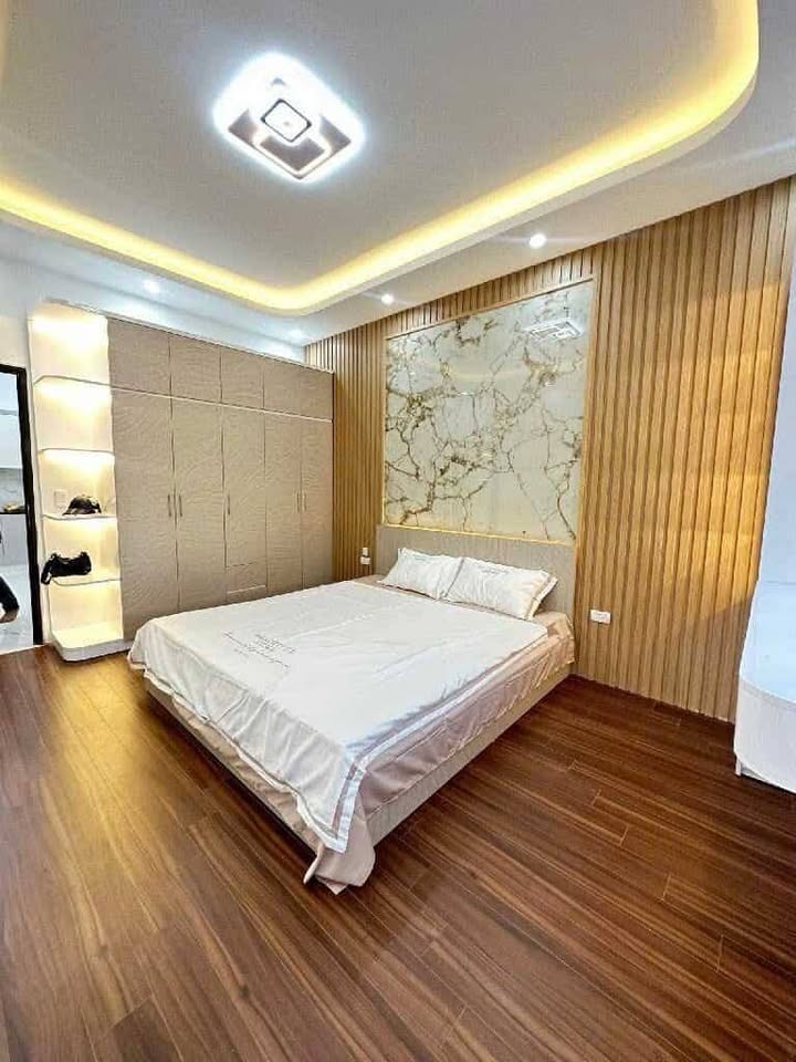 Căn hộ 120m2 4 ngủ, 3 vệ sinh cận Cầu Vĩnh Tuy - Sổ đỏ sẵn sàng giao dịch