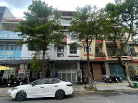 Nhà 4 tầng mặt tiền Mai Hắc Đế, Sơn Trà kinh doanh sầm uất, vài bước ra biển