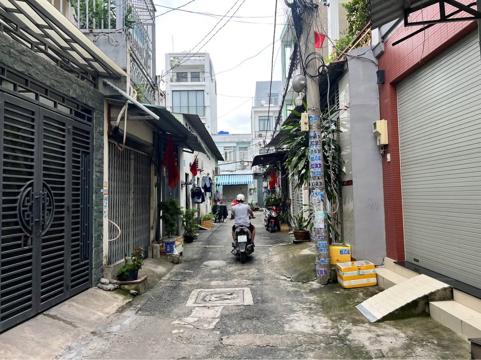 Nhà hẻm xe hơi Nguyễn Ảnh Thủ, Quận 12, ơ hội an cư lạc nghiệp với giá chỉ 4,3 tỷ
