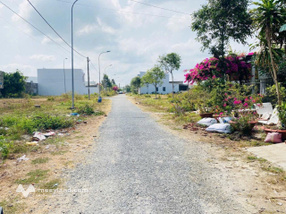 1 nền vị trí sáng đẹp 2 mặt tiền lộ phía trước & công viên phía sau,gi.á rẻ hiếm có kdc đông phú