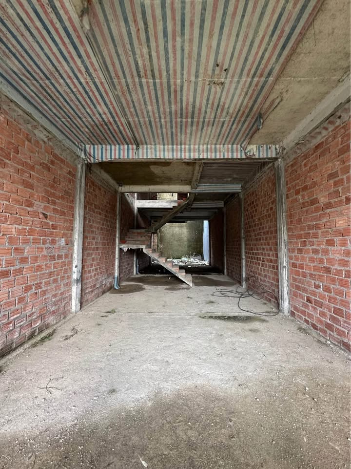 Nhà thô Green City, đường 32m, Tỉnh Lộ 10A - Giá sập sàn, 5,x tỷ