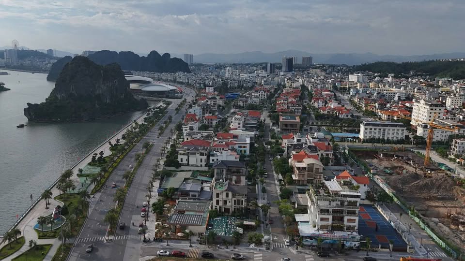 Bán đất biệt thự ven biển Hạ Long, iện tích khủng, view triệu đô