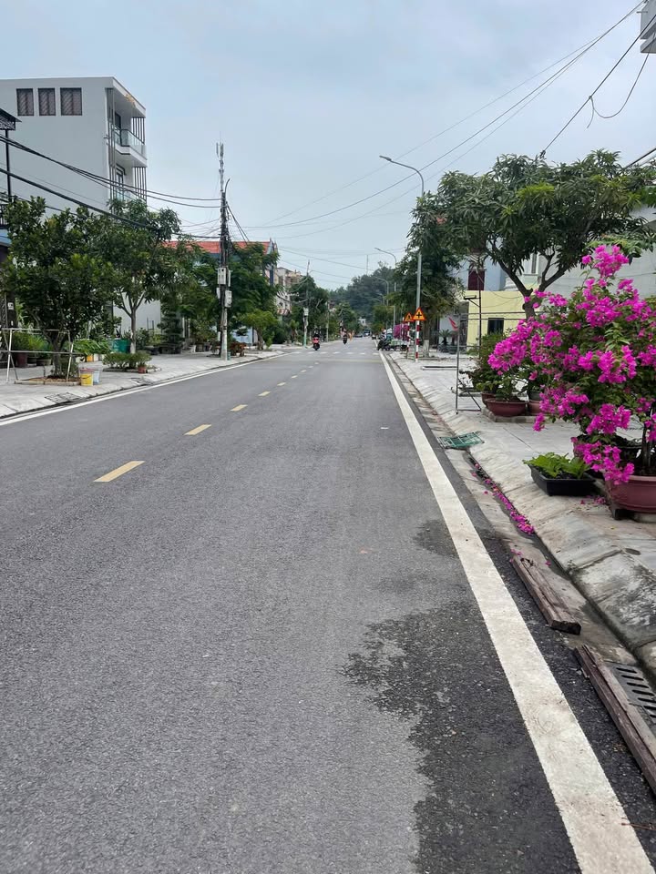 Mở ra một chương mới cho cuộc sống của bạn với lô đất tuyệt đẹp tọa lạc ngay mặt đường Thanh Niên