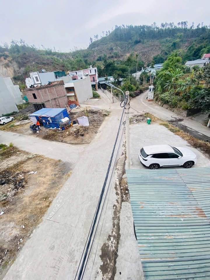 Nhà 3 tầng hướng Đông Nam, diện tích 83m2, tọa lạc ngay sau Y tế Mỏ Hà Lầm, Cẩm Phả
