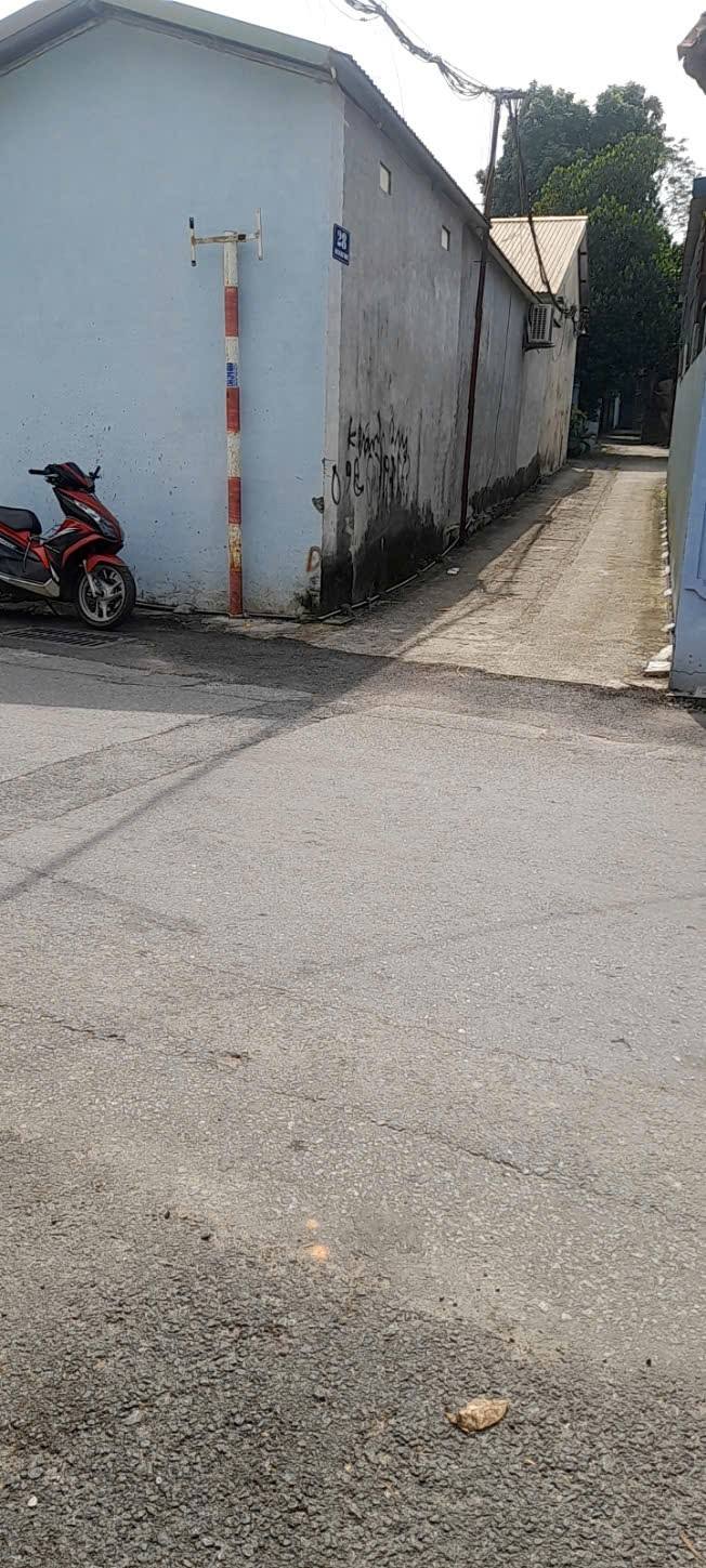 Bán đất Vĩnh Yên 90m2, sổ hồng trao tay, gần chợ, trường học