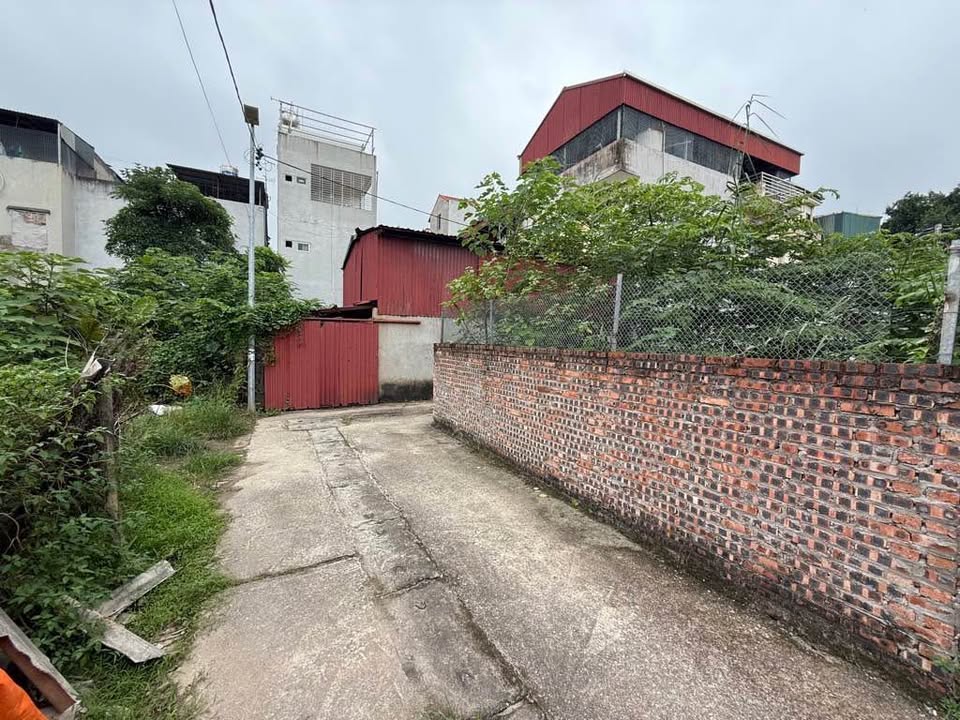 Lô góc Đặng Xá - Ô tô đỗ cửa, vị trí đắc địa