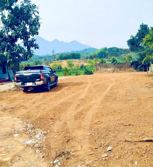 Bán đất Ba Vì, Hà Nội - Hơn 1800m2, view núi thoáng đãng, sổ đỏ chính chủ