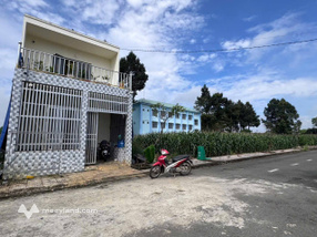 Bán nhà 100m2, 6 phòng, hướng Đông, gần trường học, xã Lộ 25, Thống Nhất, Đồng Nai