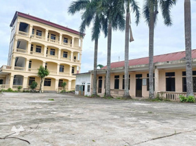 Bán đất có sẵn nhà điều hành 4 tầng