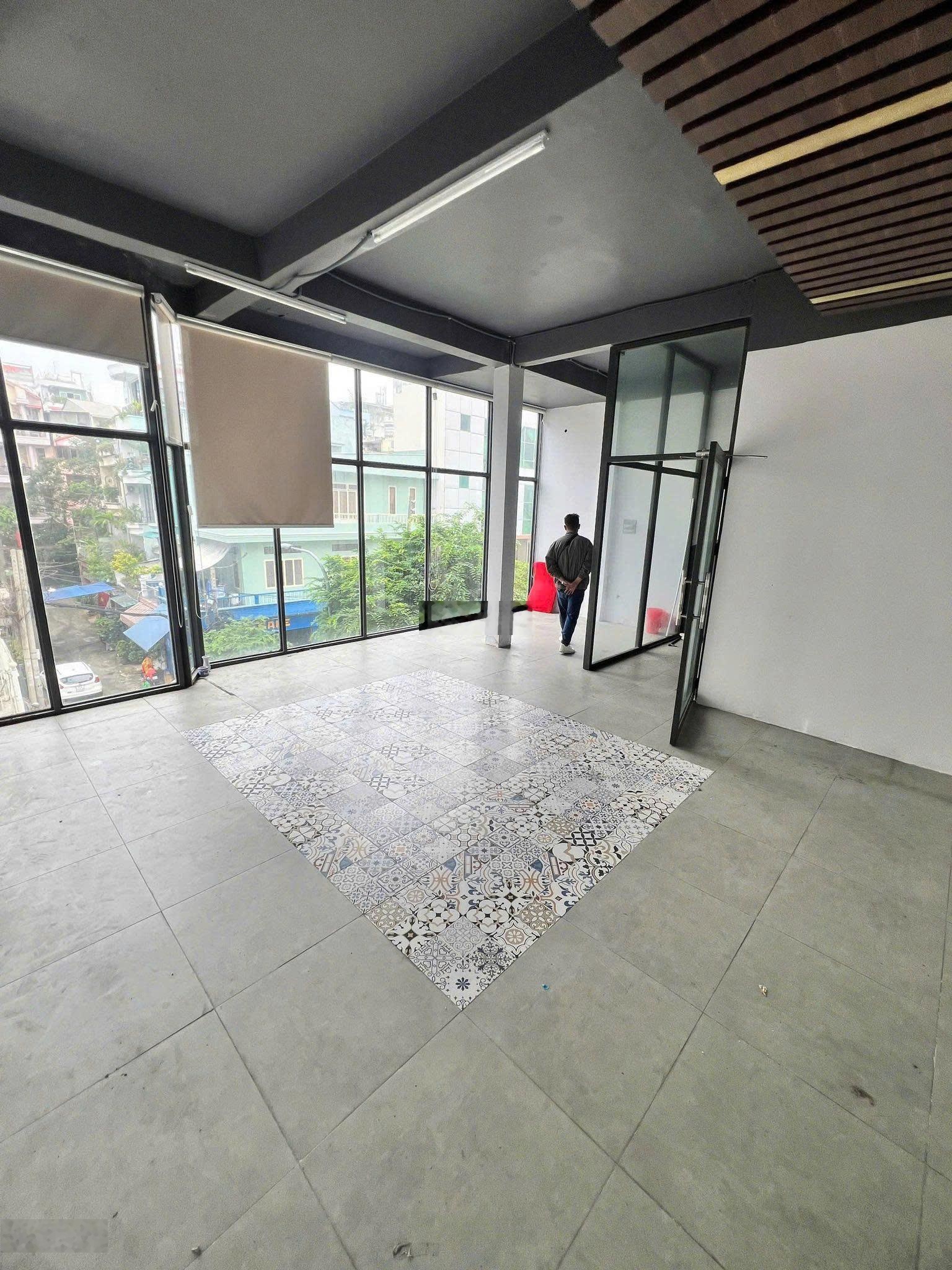 CHO THUÊ NHÀ - Mặt tiền NGUYỄN BỈNH KHIÊM, Quận 1 - Ngang 8m (200m2 sử dụng)