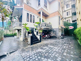 Bán BT tại Phố Hoàng Thế Thiện, 23 tỷ, 300m2, giá ưu đãi chính chủ