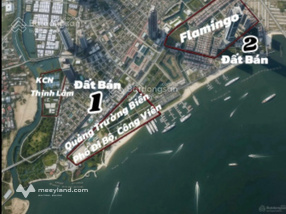 Nằm giữa trục cao tốc ven biển và khu du lịch biển Quất Lâm, liền kề Flamingo, KCN Visip