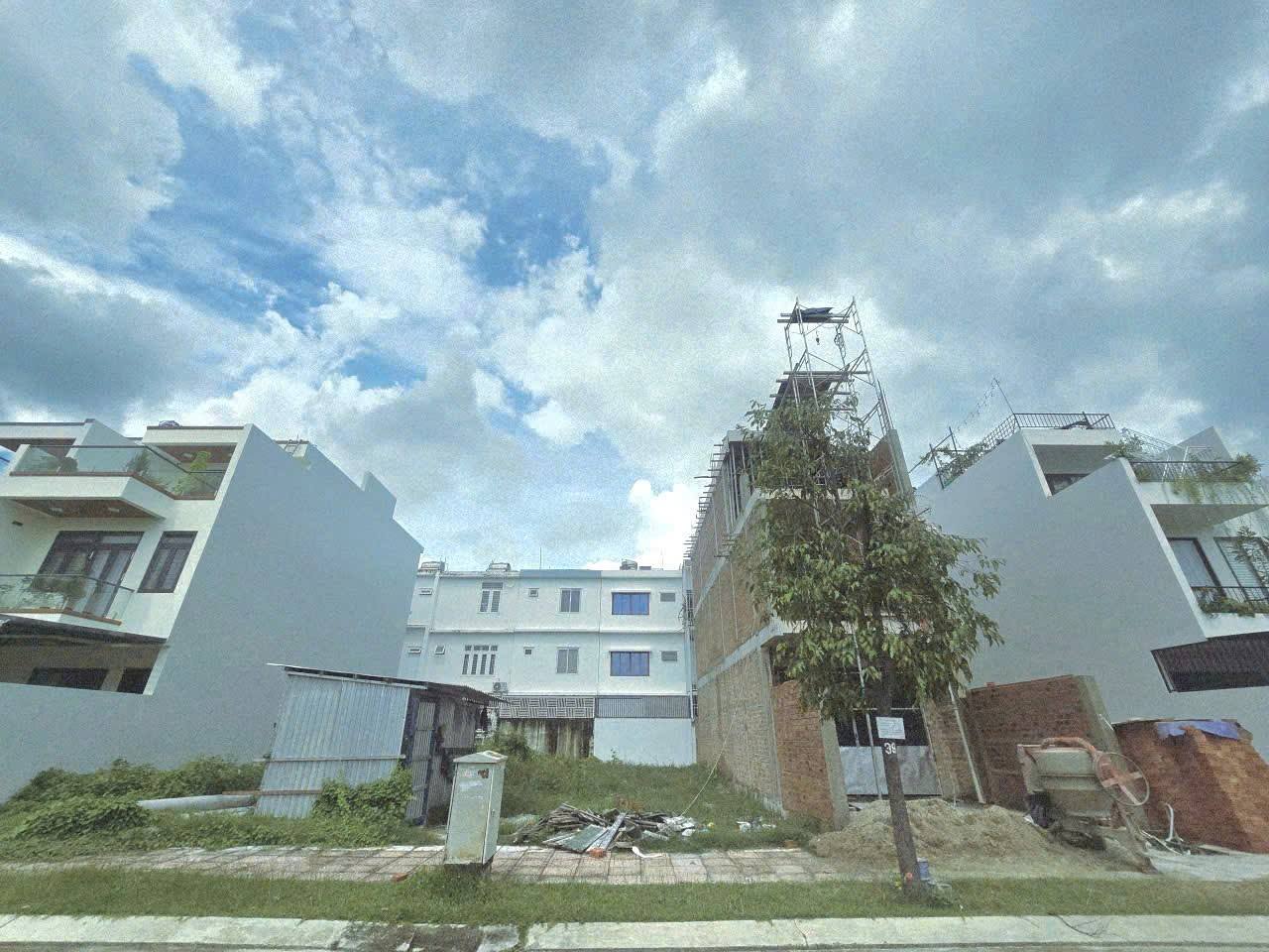 Nhà 100m2 hướng Đông Nam, giá tốt nhất khu vực, sẵn sàng ép cọc, thiết kế