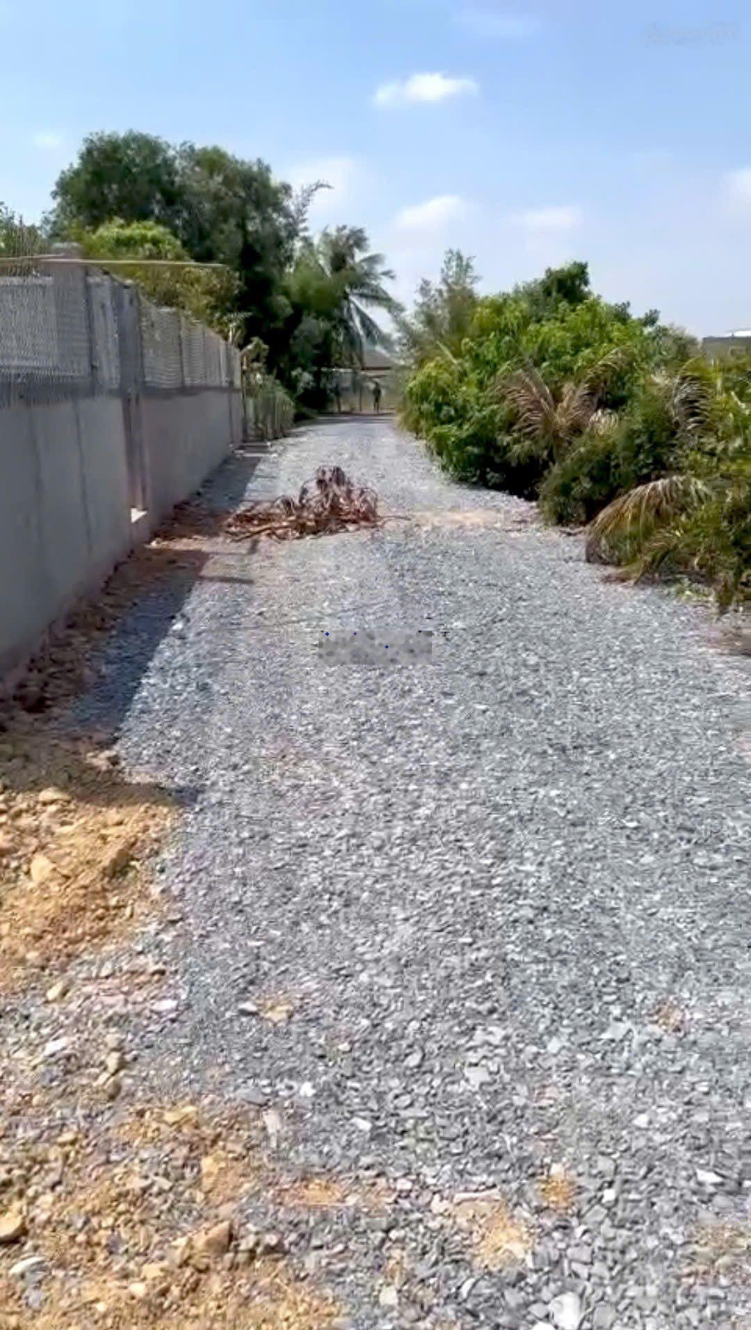 Chủ cần bán 1100m2 view kênh có 100m2 thổ cư sẵn, đường đá xanh xe tải chạy, giá 5,5 tỷ TL