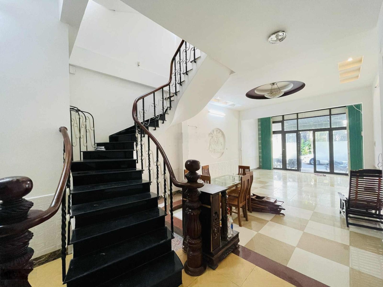 3 mê 3 tầng mặt tiền Lê Văn Thịnh, sát biển Nguyễn Tất Thành