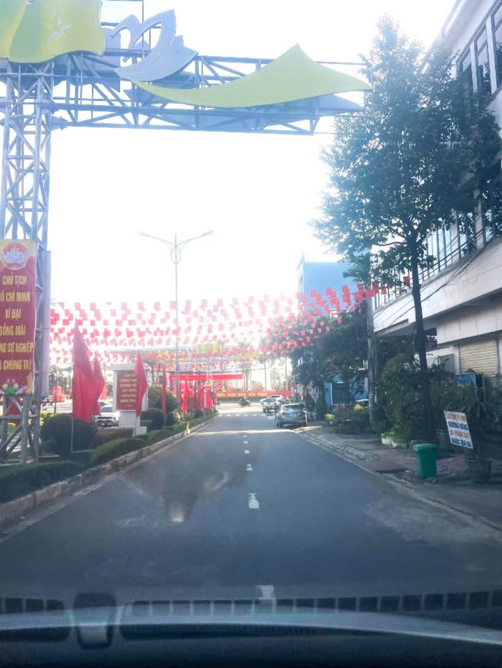 Lô đất vuông vắn 100m2 trung tâm Tuyên Quang, đối diện trung tâm hội nghị